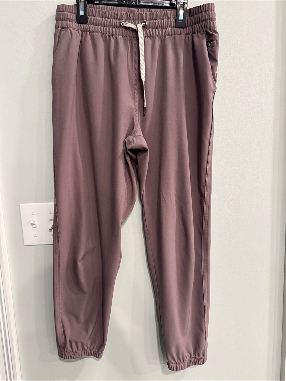 Vuori Mauve Drawstring Joggers